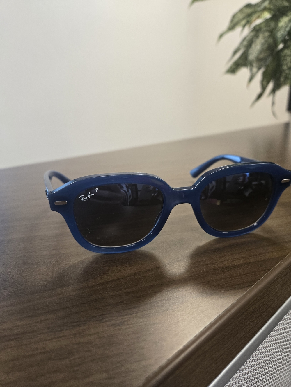 Ray-Ban Womens Navy Square Sunglasses - Classic Dark Lenses - Picture 3 of 8